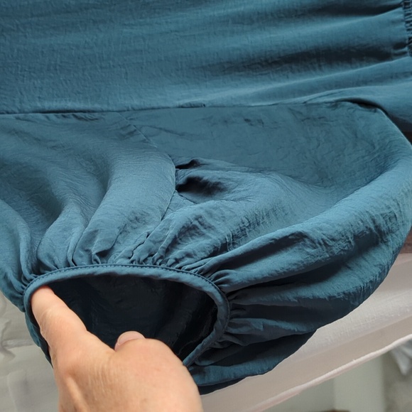 💙 Silky Teal Blouse 3/4 balloon sleeves keyhole ruched M-L Blouson Elegant - Picture 5 of 7